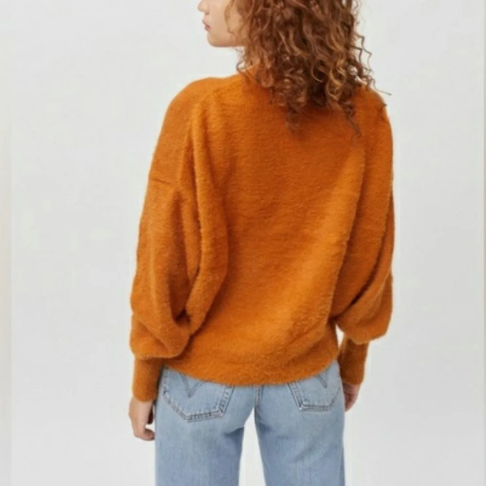 Urban Outfitters Thea Cardigan - Picture 2 of 10